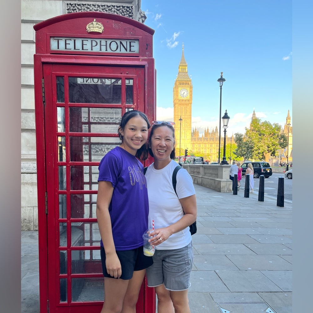 Meet your Poshers, Helen & Elsie!